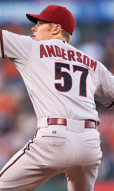 D-backs' Anderson takes no-no into 7th, outduels Giants' Bumgarner